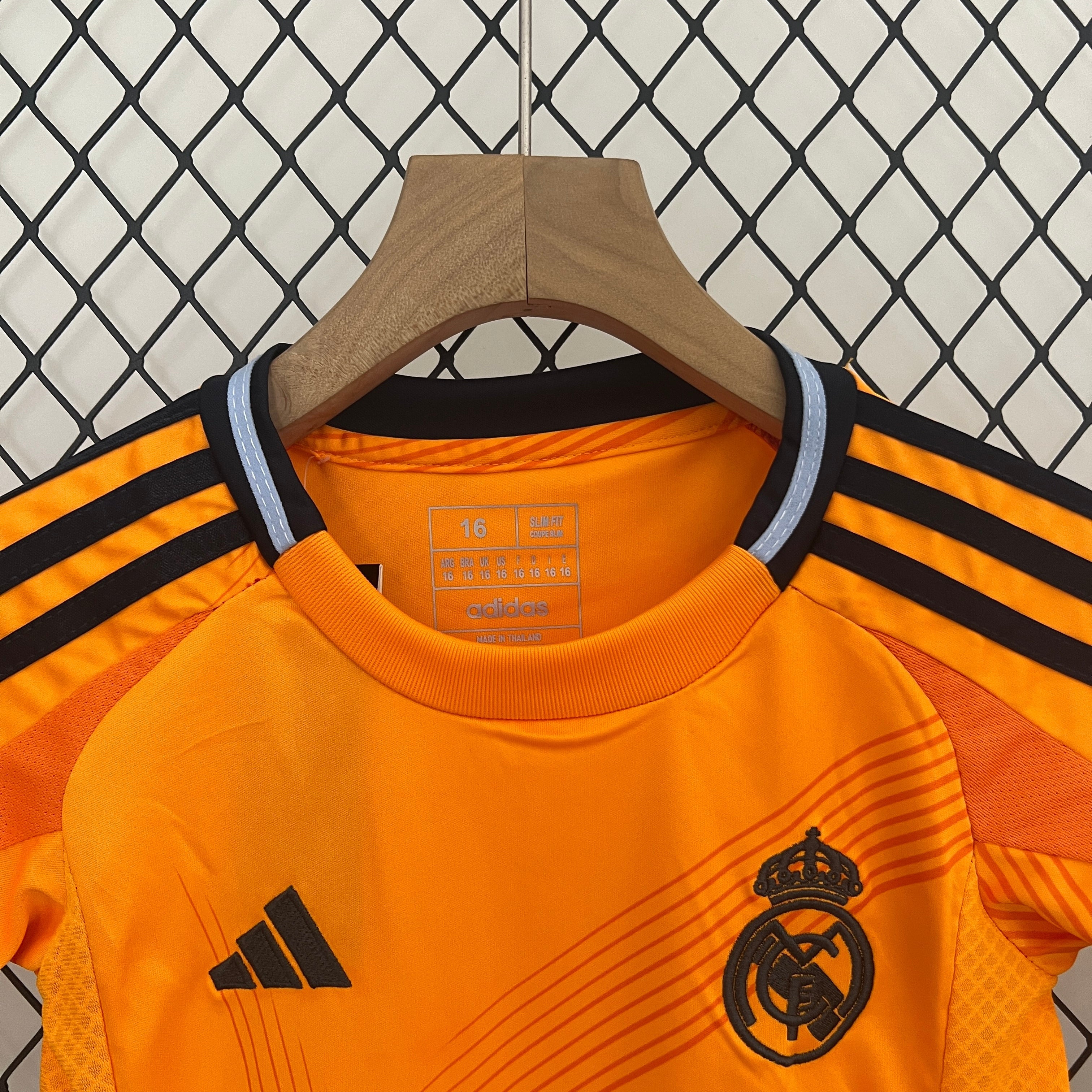 Camiseta y Pantalones para niños Real Madrid Away 2024/25