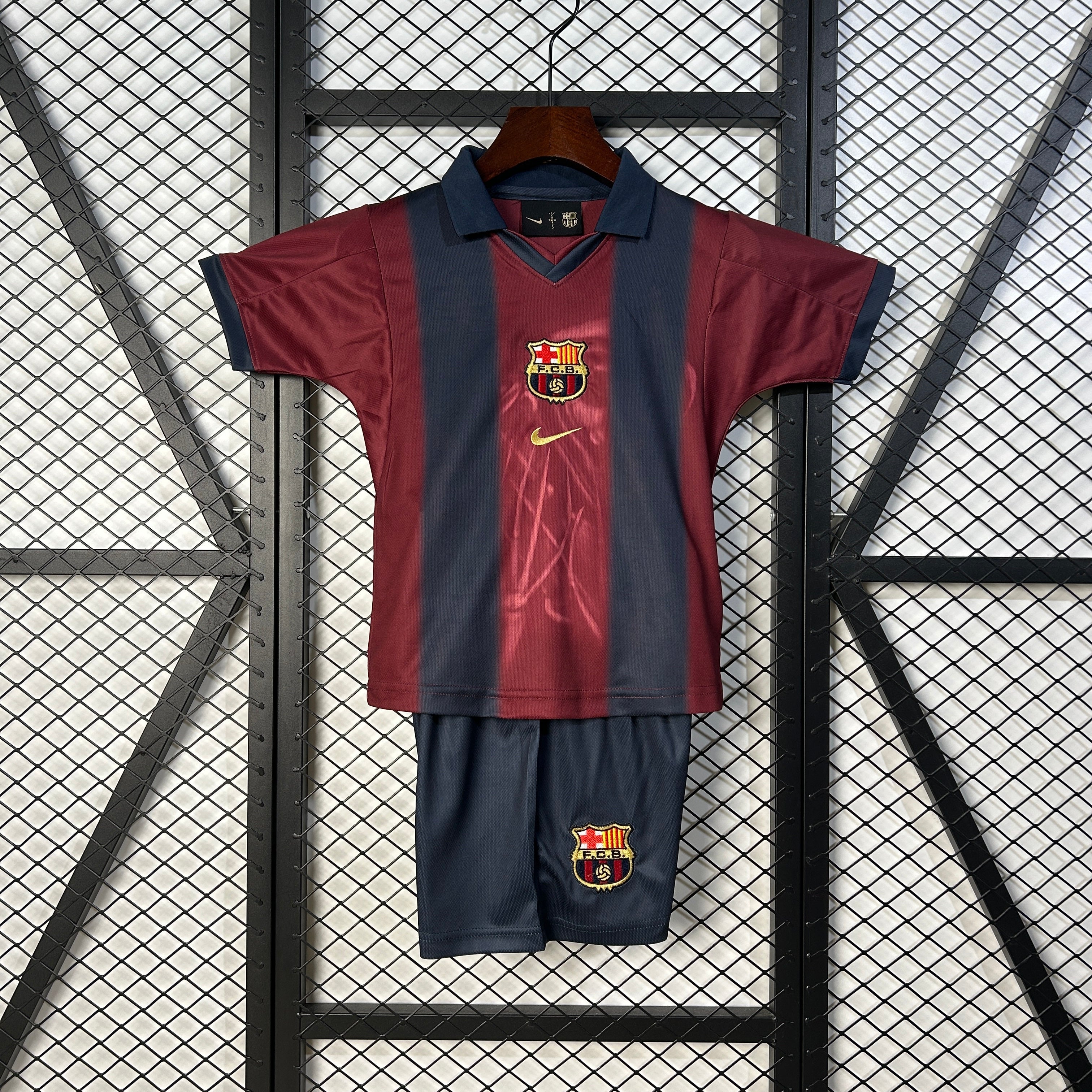 Camiseta y Pantalones para niños FC Barcelona x Travis Scott 25/26