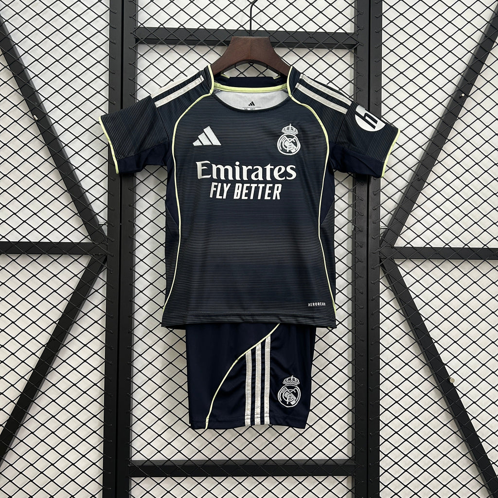 Camiseta y Pantalones para niños Real Madrid Away 25/26