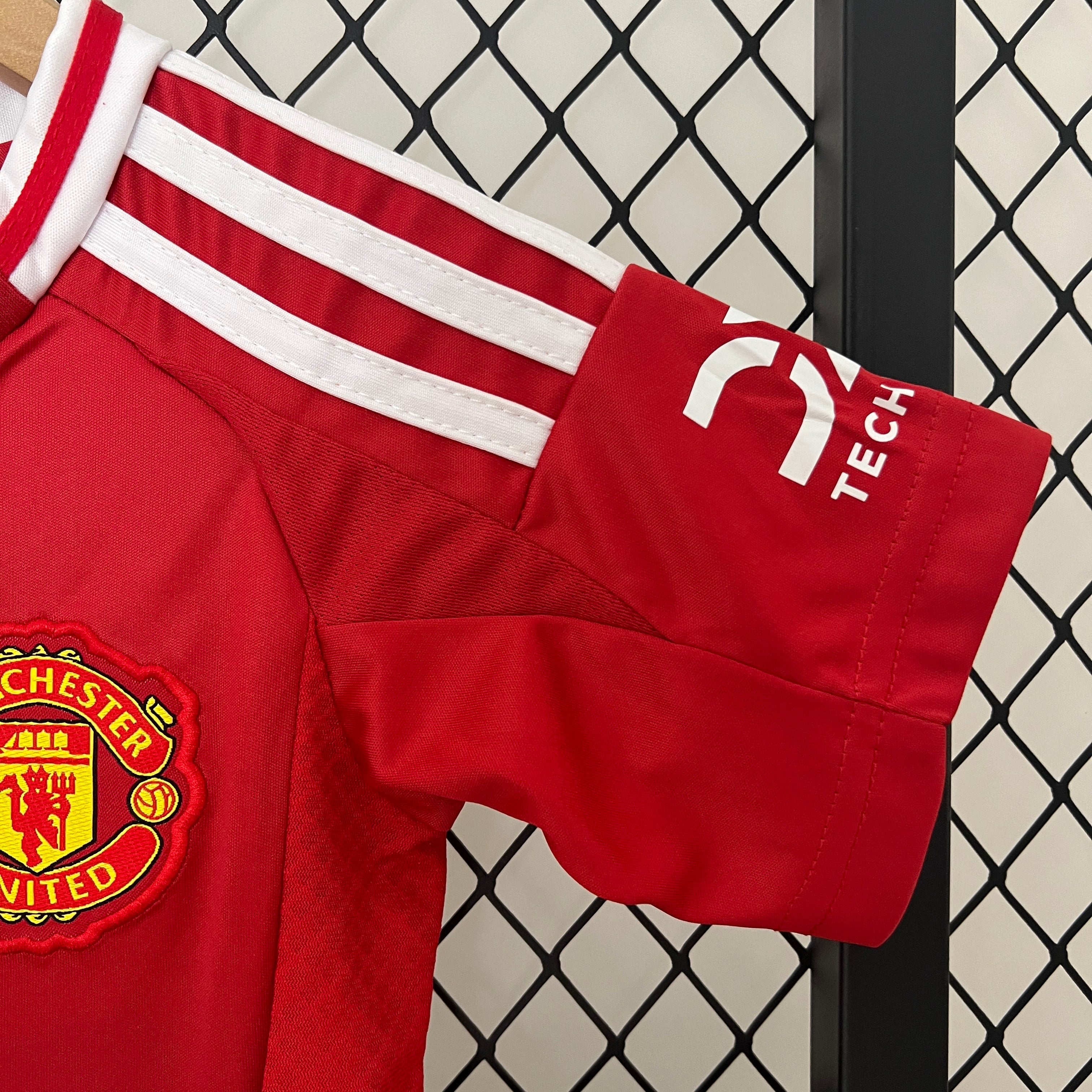 Camiseta y Pantalones para niños Manchester United Home 24/25