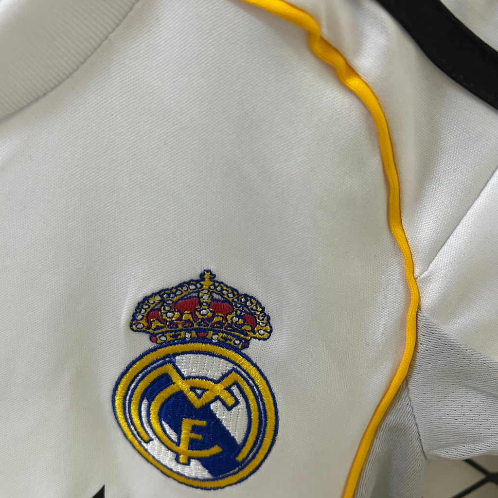 Camiseta y Pantalones para niños Real Madrid Home 25/26