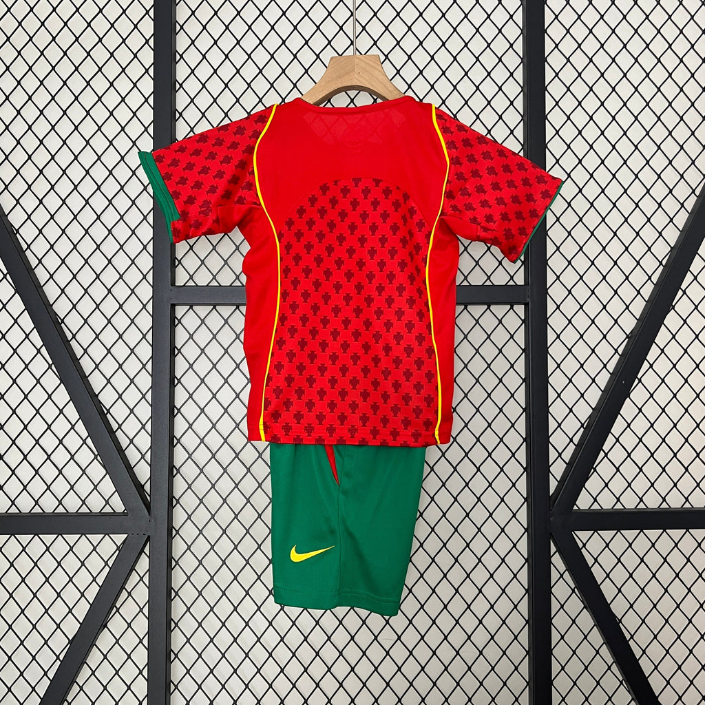 Camiseta y Pantalones para niños Portugal 24/25