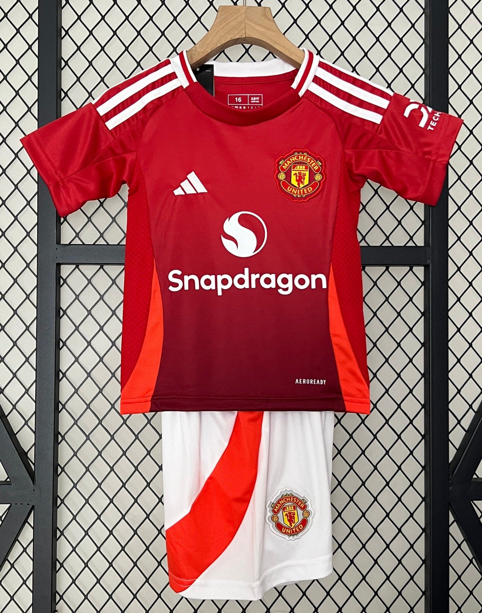 Camiseta y Pantalones para niños Manchester United Home 24/25