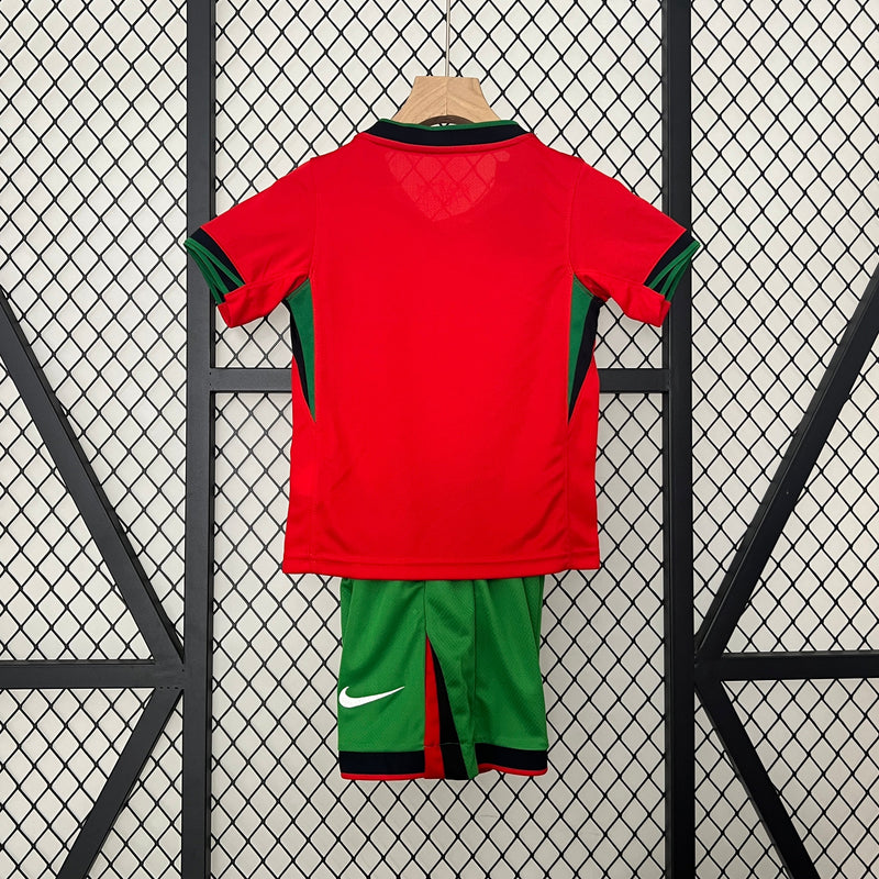 Camiseta y Pantalones para niños Portugal 24/25