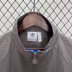 Abrigo Impermeable Real Madrid 2025