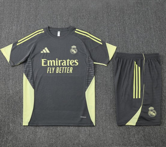 Camiseta y Pantalón corto de entrenamiento Real Madrid 25/26
