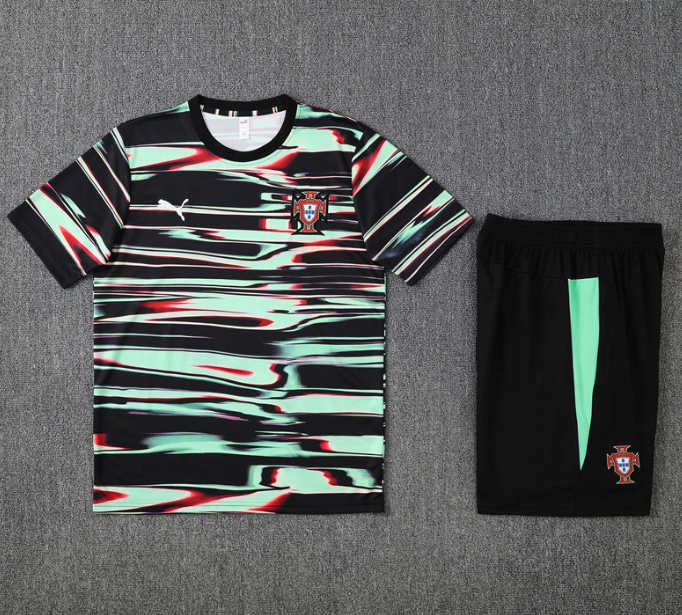 Camiseta y Pantalón corto de entrenamiento Portugal 24/25