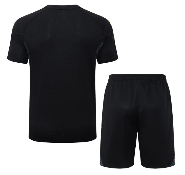 Camiseta y Pantalón corto de entrenamiento Juventus 25/26