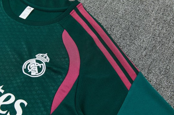 Camiseta y Pantalón corto de entrenamiento Real Madrid 26/27