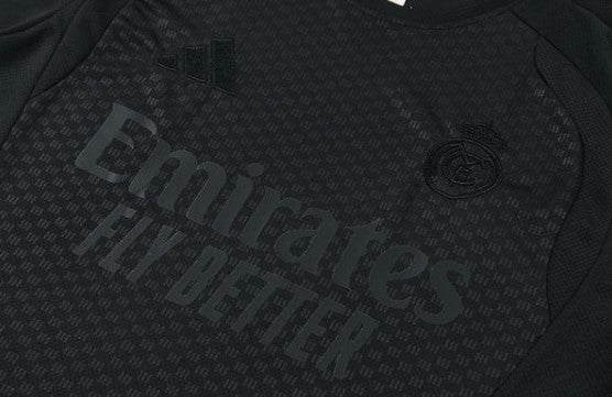Camiseta y Pantalón corto de entrenamiento Real Madrid 26/27