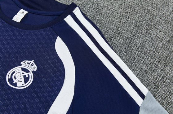 Camiseta y Pantalón corto de entrenamiento Real Madrid 26/27