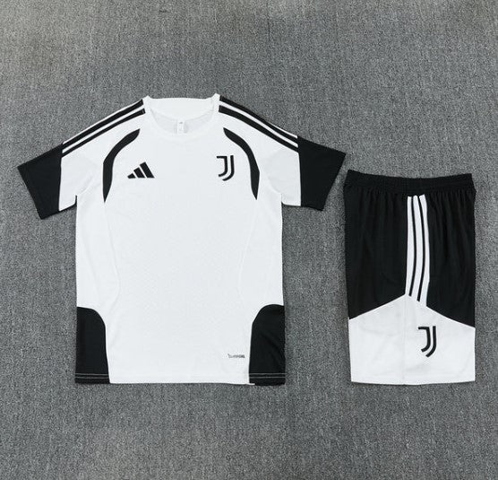 Camiseta y Pantalón corto de entrenamiento para niños Juventus 26/27