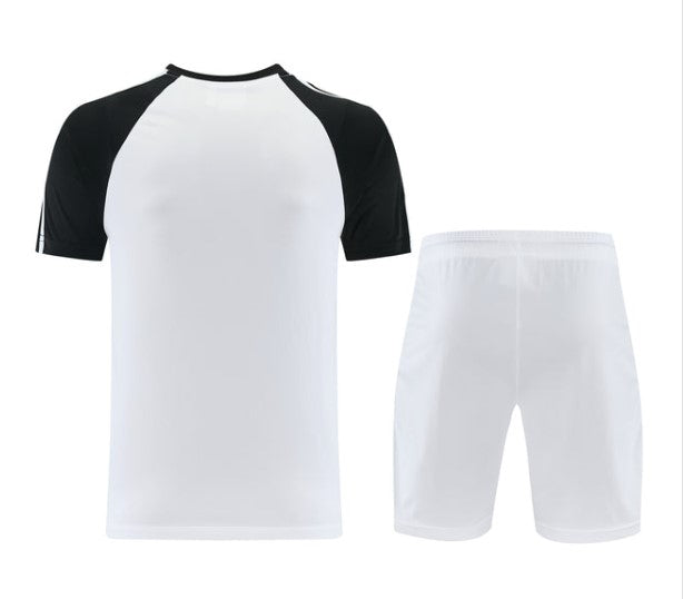 Camiseta y Pantalón corto de entrenamiento para niños Juventus 26/27