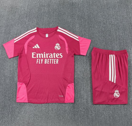 Camiseta y Pantalón corto de entrenamiento Real Madrid 26/27