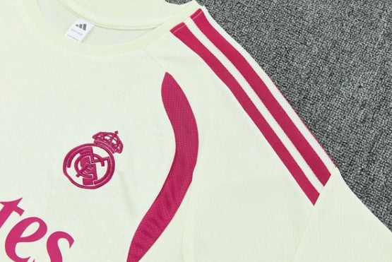 Camiseta y Pantalón corto de entrenamiento Real Madrid 26/27