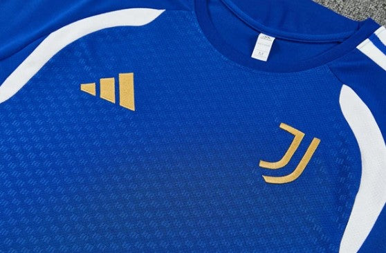 Camiseta y Pantalón corto de entrenamiento Juventus 26/27