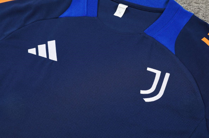 Camiseta y Pantalón corto de entrenamiento Juventus 24/25