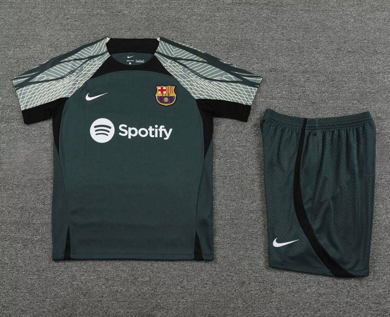 Camiseta y Pantalón corto de entrenamiento FC Barcelona 23/24