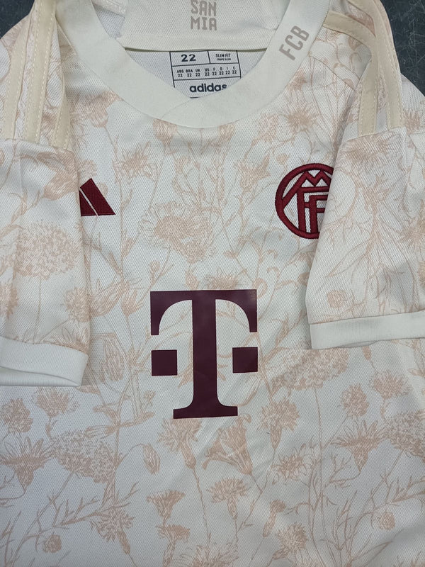 Camiseta y Pantalones para niños Bayern de Múnich Third 23/24