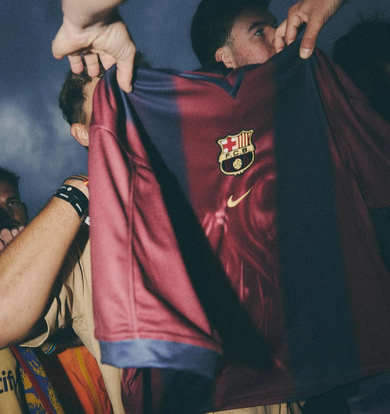 Camiseta FC Barcelona Retro x Travis Scott