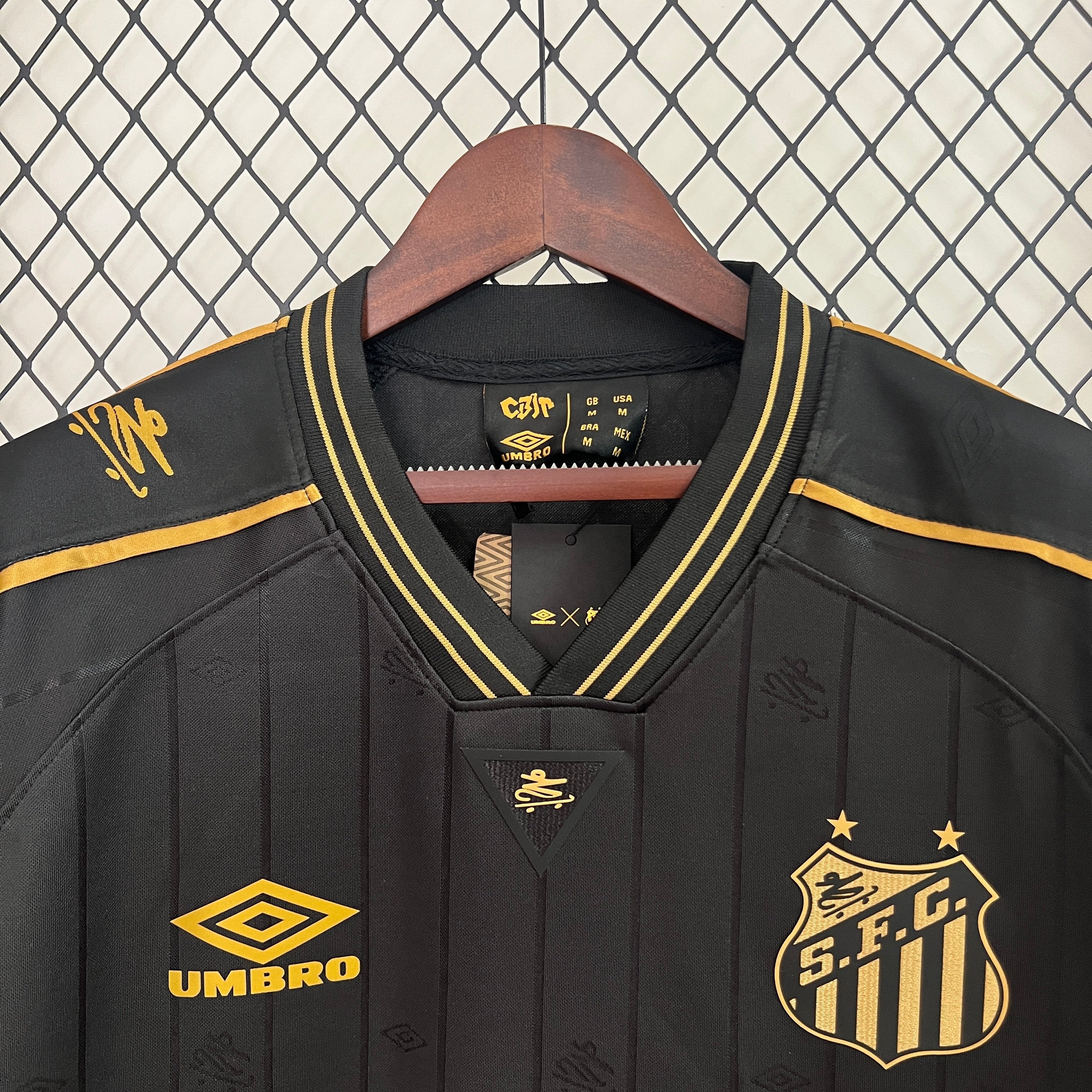 Camiseta Santos Edición Charlie Brown Jr 24/25