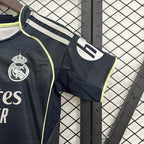 Camiseta y Pantalones para niños Real Madrid Away 25/26