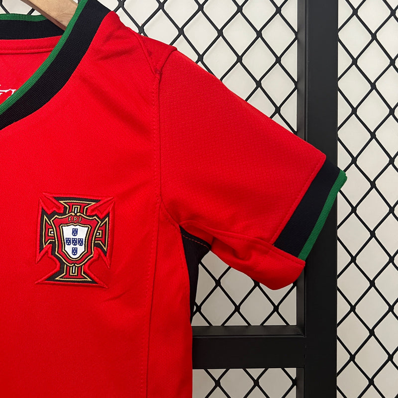 Camiseta y Pantalones para niños Portugal 24/25
